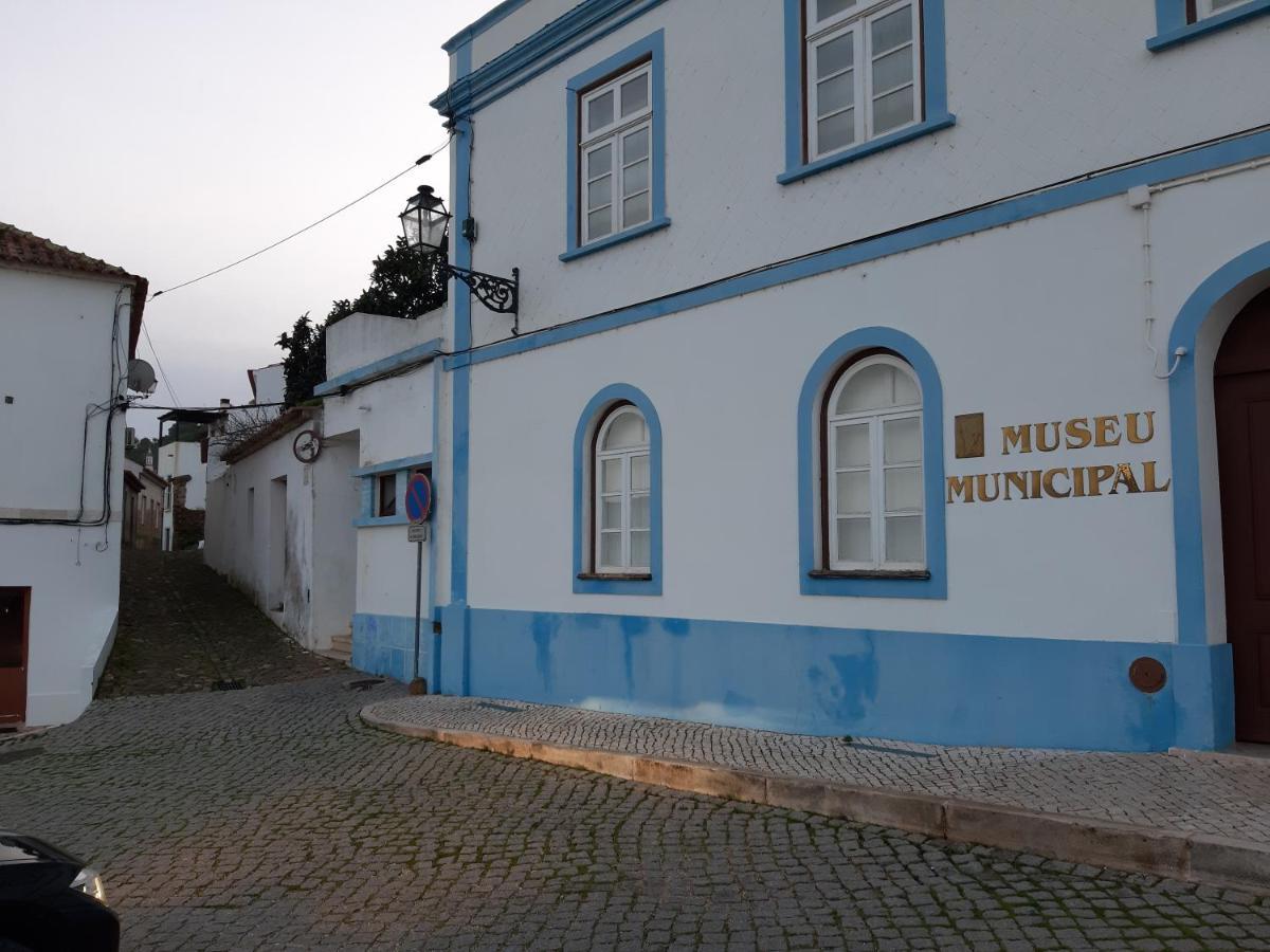 Casa Barbara - No Centro Historico De Aljezurヴィラ エクステリア 写真